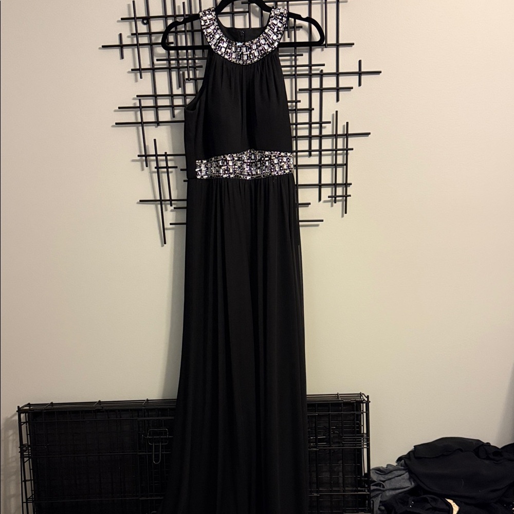 Elegant Black Evening Gown with Embellished Details